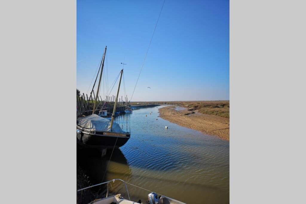 Blakeney Norfolk Bramble Lodge ***Self Catering*** Eksteriør bilde